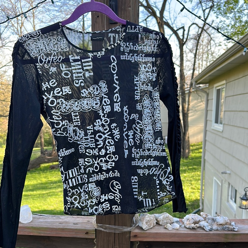 Black and White Graphic Long Sleeve Top Vintage Brand TS